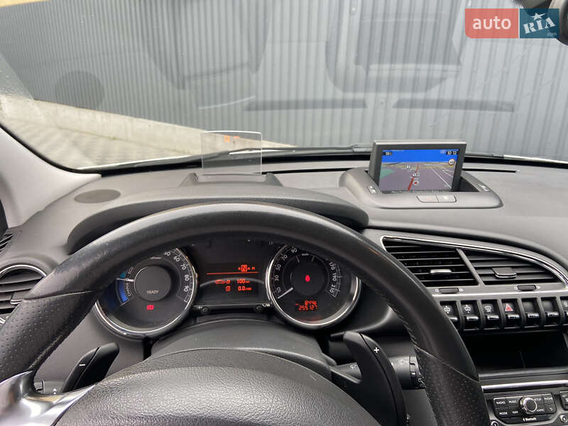 Позашляховик / Кросовер Peugeot 3008 2013 в Хмельницькому фото 6 Позашляховик / Кросовер Peugeot 3008 2013 в Хмельницькому