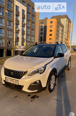 Внедорожник / Кроссовер Peugeot 3008 2017 в 