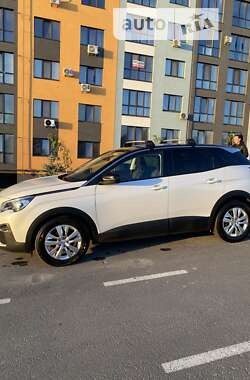 Внедорожник / Кроссовер Peugeot 3008 2017 в 