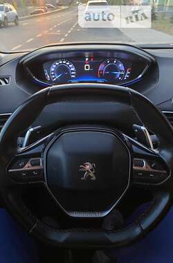 Внедорожник / Кроссовер Peugeot 3008 2017 в 