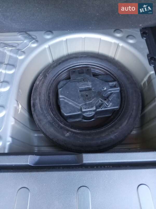 Позашляховик / Кросовер Peugeot 3008 2013 в Звягелі