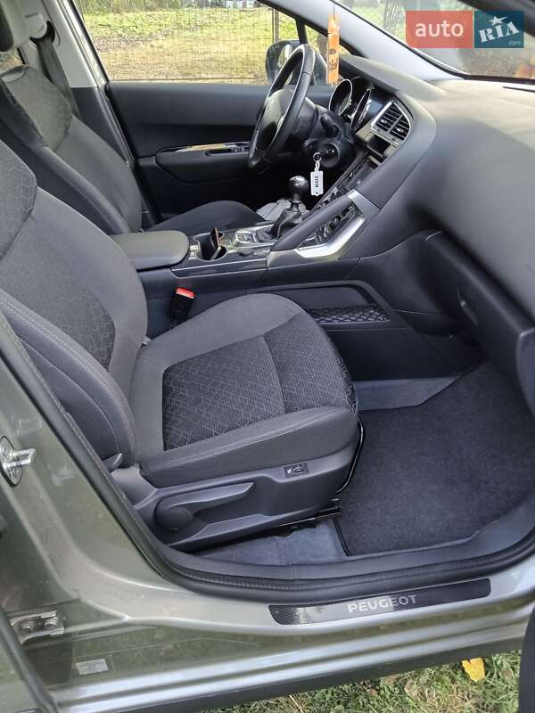 Позашляховик / Кросовер Peugeot 3008 2013 в Звягелі