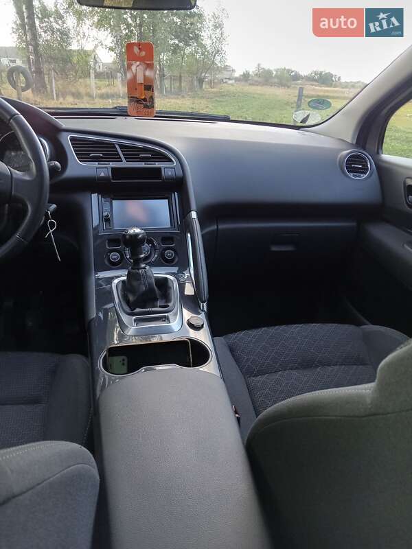 Позашляховик / Кросовер Peugeot 3008 2013 в Звягелі