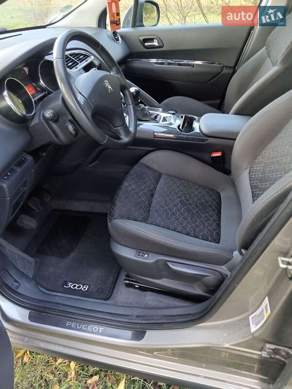 Позашляховик / Кросовер Peugeot 3008 2013 в Звягелі