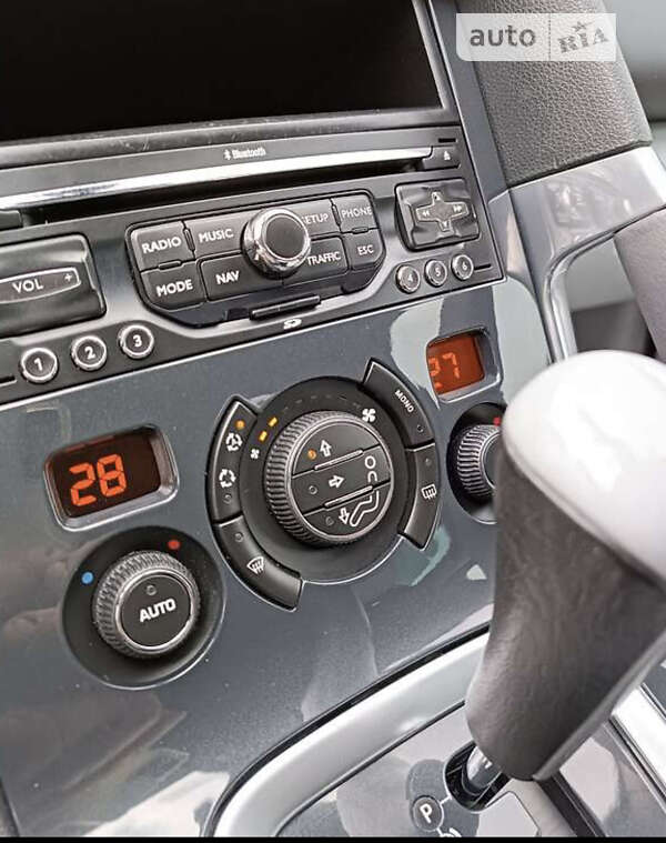 Внедорожник / Кроссовер Peugeot 3008 2010 в Мукачево