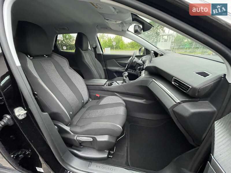 Позашляховик / Кросовер Peugeot 3008 2017 в Луцьку