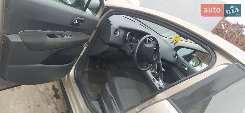 Позашляховик / Кросовер Peugeot 3008 2011 в Красилові