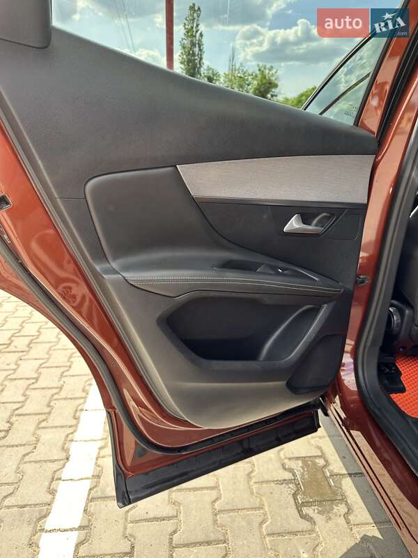 Позашляховик / Кросовер Peugeot 3008 2017 в Вінниці