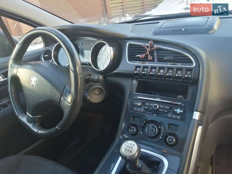 Внедорожник / Кроссовер Peugeot 3008 2011 в Ивано-Франковске