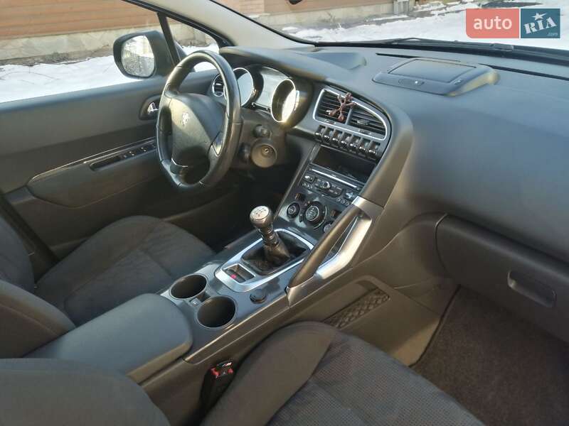 Внедорожник / Кроссовер Peugeot 3008 2011 в Ивано-Франковске