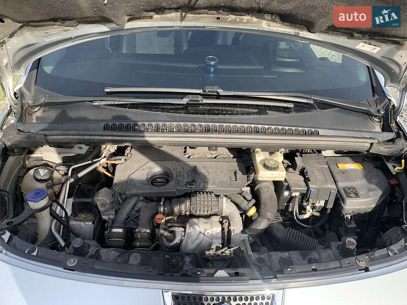 Позашляховик / Кросовер Peugeot 3008 2011 в Кам'янському