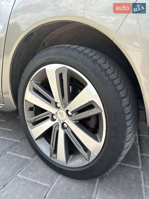 Внедорожник / Кроссовер Peugeot 3008 2014 в Ровно
