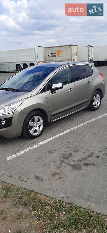 Внедорожник / Кроссовер Peugeot 3008 2013 в Новомосковске