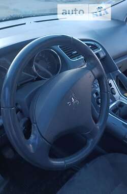 Внедорожник / Кроссовер Peugeot 3008 2009 в Вараше