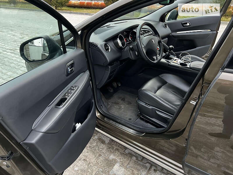 Позашляховик / Кросовер Peugeot 3008 2009 в Новояворівську