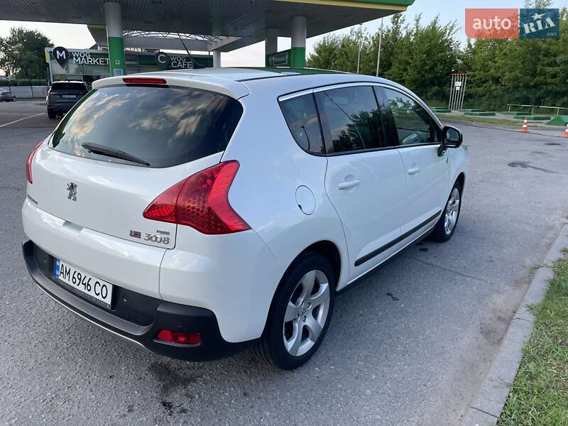 Позашляховик / Кросовер Peugeot 3008 2013 в Житомирі