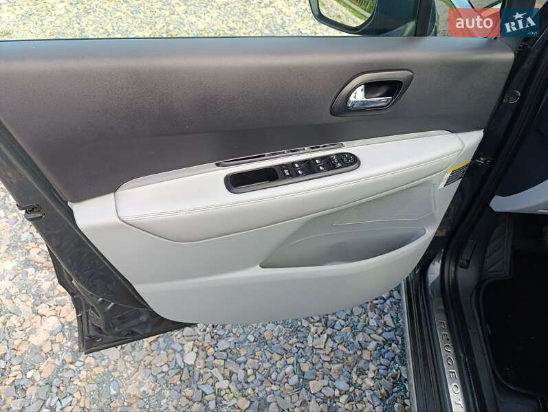 Позашляховик / Кросовер Peugeot 3008 2012 в Івано-Франківську фото 23 Позашляховик / Кросовер Peugeot 3008 2012 в Івано-Франківську