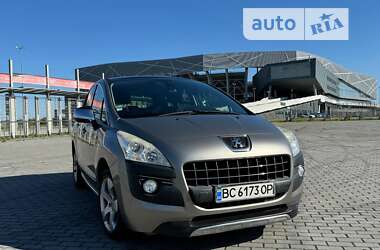 Позашляховик / Кросовер Peugeot 3008 2012 в 