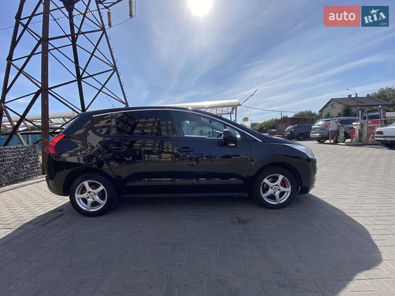 Позашляховик / Кросовер Peugeot 3008 2012 в Івано-Франківську