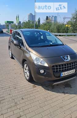 Внедорожник / Кроссовер Peugeot 3008 2011 в Киеве