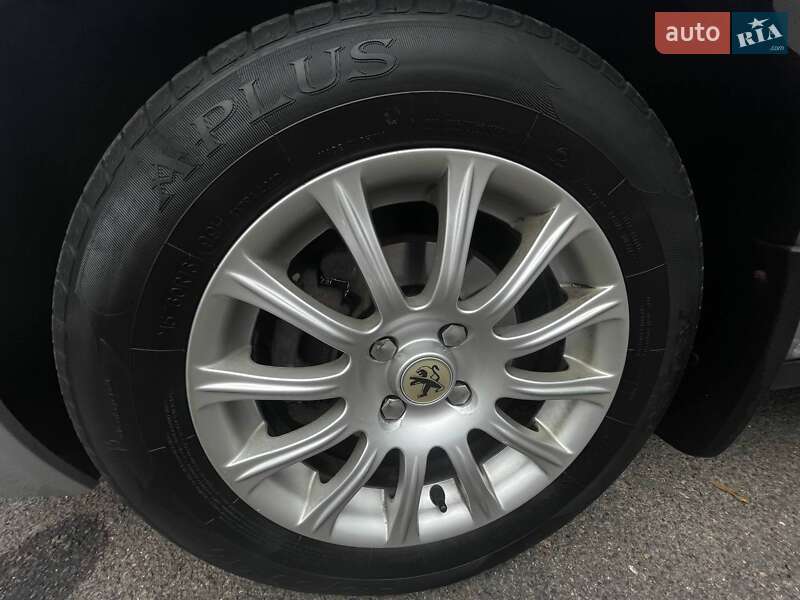 Внедорожник / Кроссовер Peugeot 3008 2011 в Тернополе