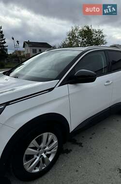 Позашляховик / Кросовер Peugeot 3008 2017 в 