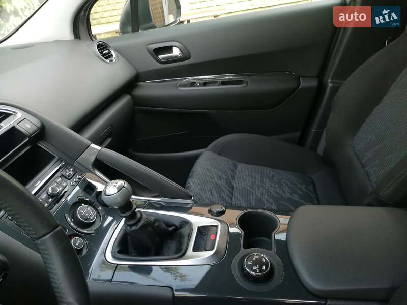 Позашляховик / Кросовер Peugeot 3008 2010 в Луцьку