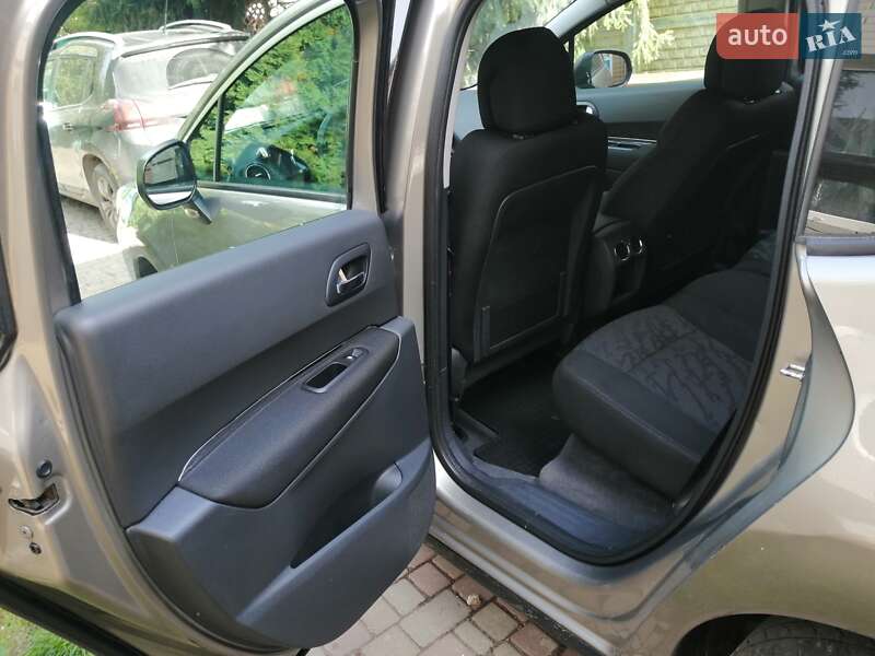 Позашляховик / Кросовер Peugeot 3008 2010 в Луцьку