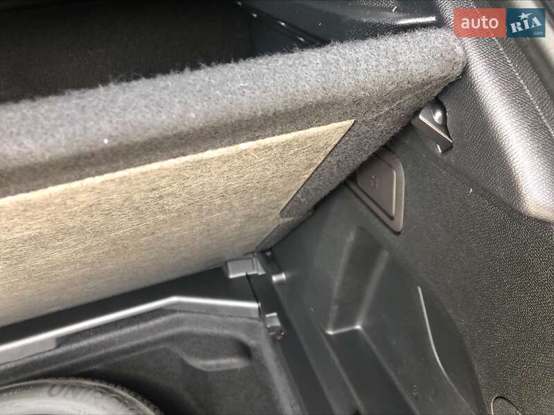 Позашляховик / Кросовер Peugeot 3008 2018 в Одесі