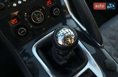 Внедорожник / Кроссовер Peugeot 3008 2010 в 