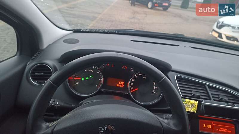 Внедорожник / Кроссовер Peugeot 3008 2012 в Сарнах