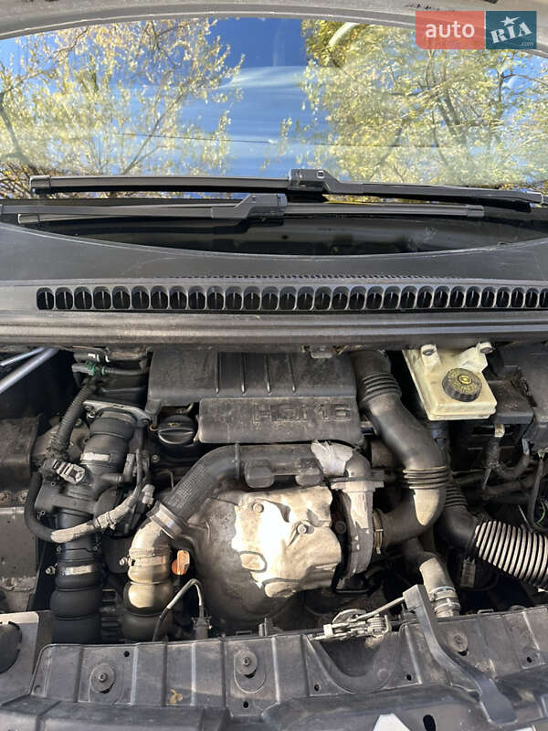 Внедорожник / Кроссовер Peugeot 3008 2010 в Ровно фото 19 Внедорожник / Кроссовер Peugeot 3008 2010 в Ровно