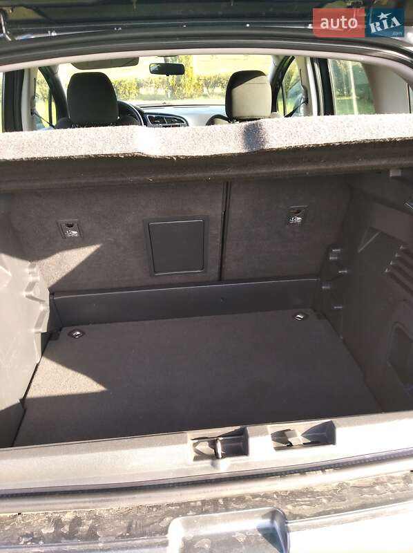 Позашляховик / Кросовер Peugeot 3008 2010 в Городку