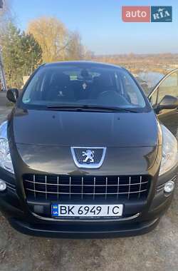 Позашляховик / Кросовер Peugeot 3008 2010 в Вараші