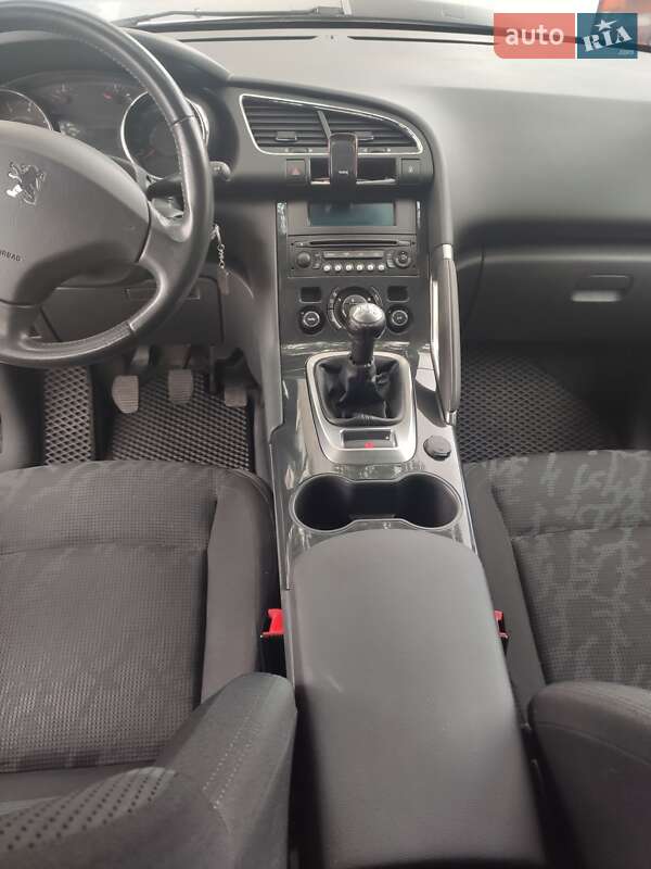 Позашляховик / Кросовер Peugeot 3008 2011 в Запоріжжі