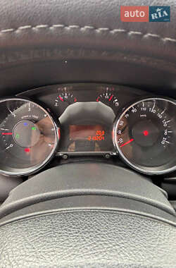 Внедорожник / Кроссовер Peugeot 3008 2009 в 