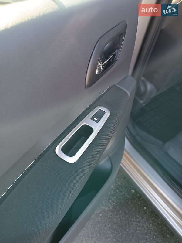 Внедорожник / Кроссовер Peugeot 3008 2011 в Калуше