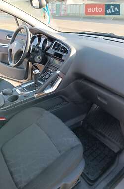 Внедорожник / Кроссовер Peugeot 3008 2011 в 