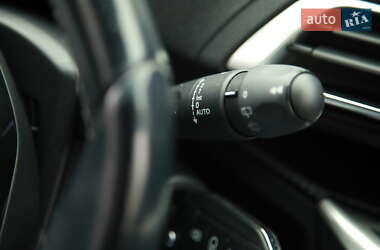 Позашляховик / Кросовер Peugeot 3008 2018 в 