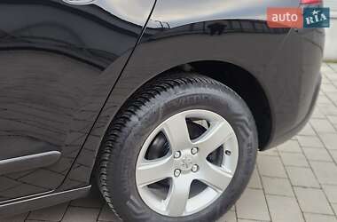 Позашляховик / Кросовер Peugeot 3008 2012 в 