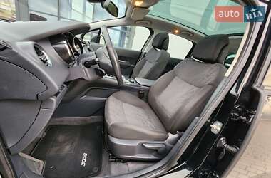 Позашляховик / Кросовер Peugeot 3008 2012 в 