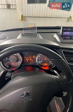 Внедорожник / Кроссовер Peugeot 3008 2009 в 