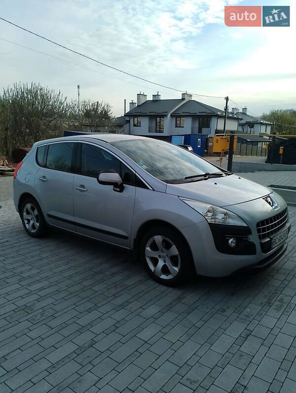 Позашляховик / Кросовер Peugeot 3008 2010 в Львові
