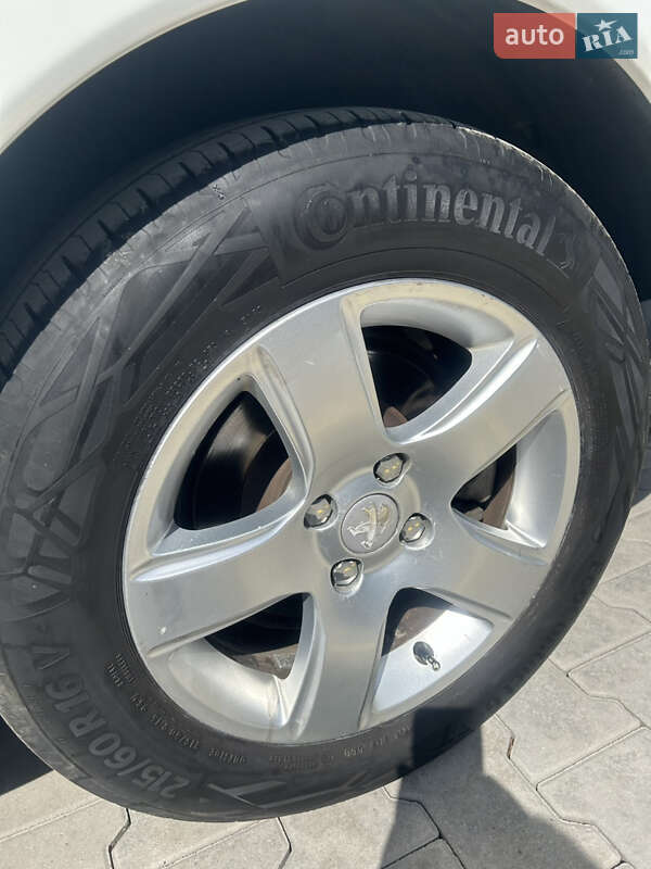 Внедорожник / Кроссовер Peugeot 3008 2014 в Ровно