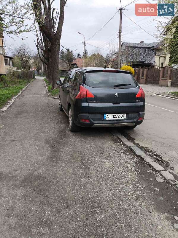 Позашляховик / Кросовер Peugeot 3008 2012 в Ужгороді