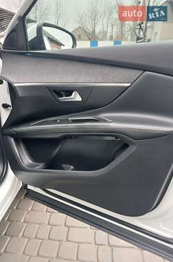 Внедорожник / Кроссовер Peugeot 3008 2019 в Чемеровцах