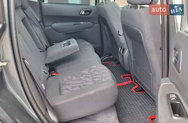 Позашляховик / Кросовер Peugeot 3008 2012 в 