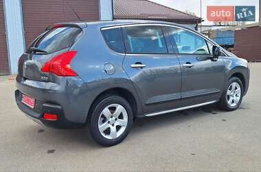 Позашляховик / Кросовер Peugeot 3008 2012 в 