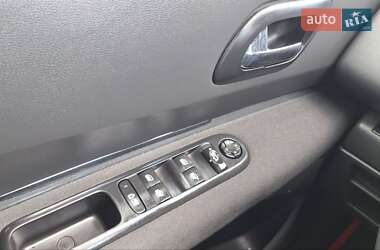 Позашляховик / Кросовер Peugeot 3008 2012 в 