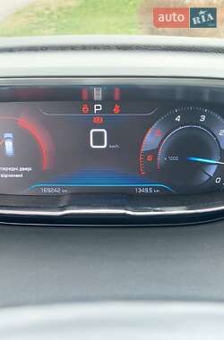Внедорожник / Кроссовер Peugeot 3008 2019 в 